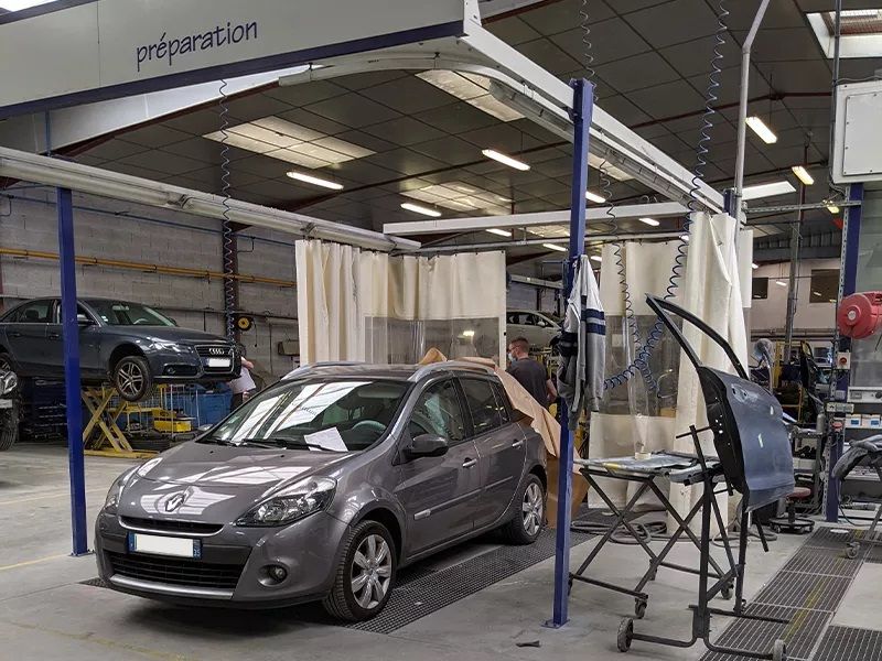 Atelier de carrosserie peinture auto à Rennes